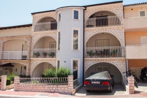 Thumbnail 3839009 - 2