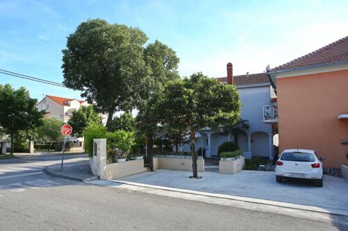 Thumbnail 3839019 - 4