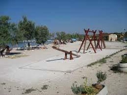 Thumbnail 3839046 - 9