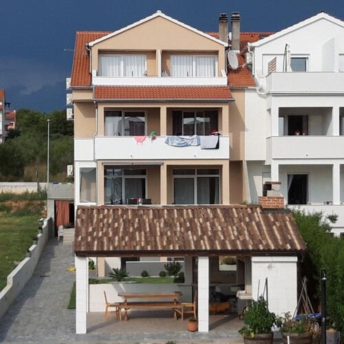 Thumbnail 3839046 - 18