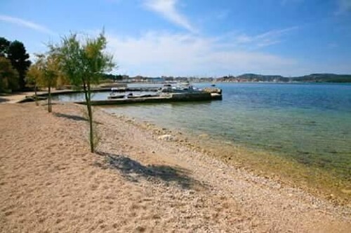 Thumbnail 3839046 - 3