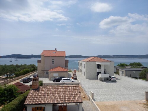 Thumbnail 3839046 - 20