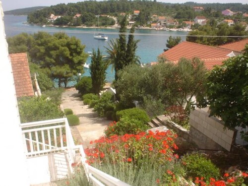 Thumbnail 3839095 - 7