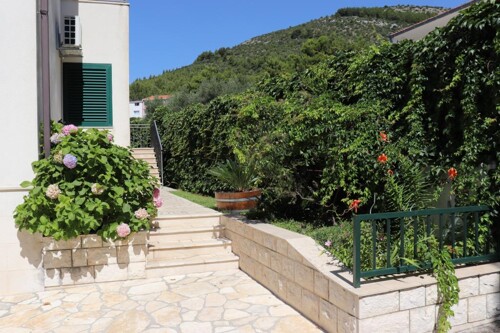 Thumbnail 3839131 - 3