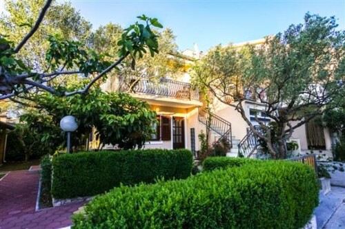 Thumbnail 3839236 - 2