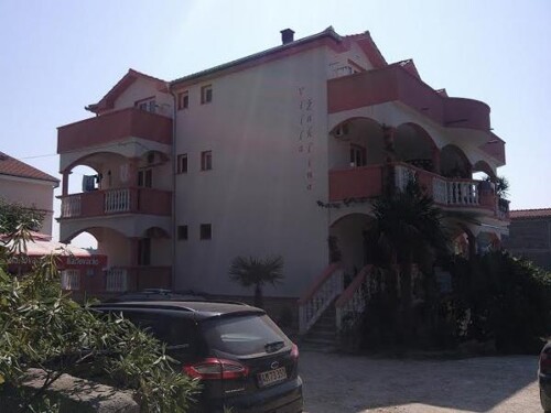 Thumbnail 3839303 - 2