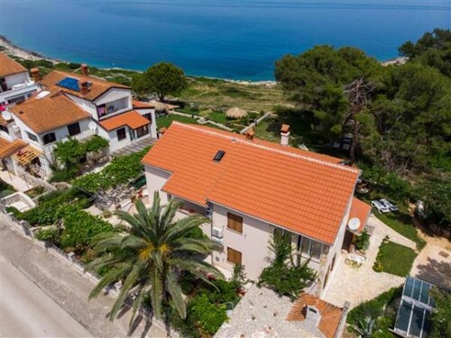 Thumbnail 3839366 - 2