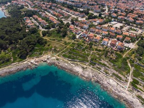 Thumbnail 3839366 - 8