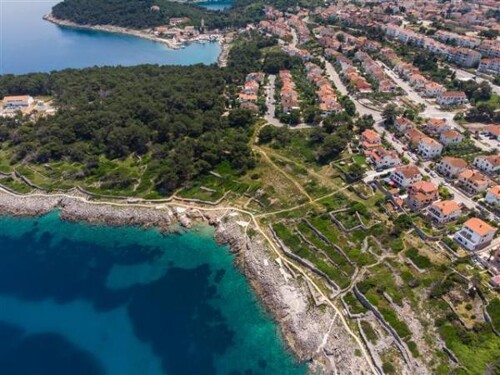 Thumbnail 3839366 - 4