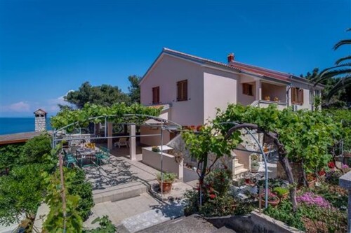 Thumbnail 3839366 - 3