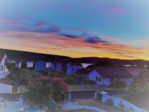 Thumbnail 3839388 - 9