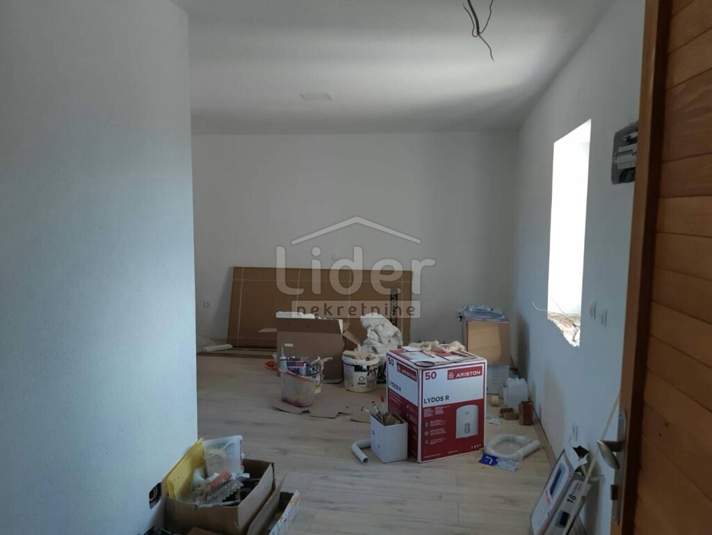 Image 3840406 - 13