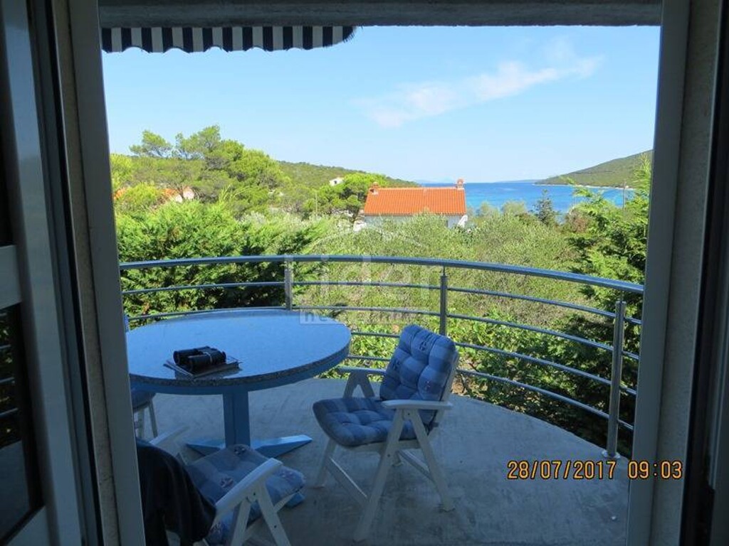 Image 3846844 - 1