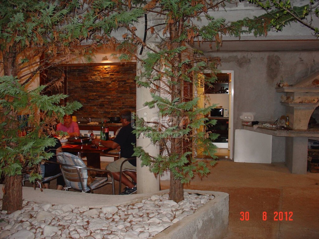 Image 3846844 - 11