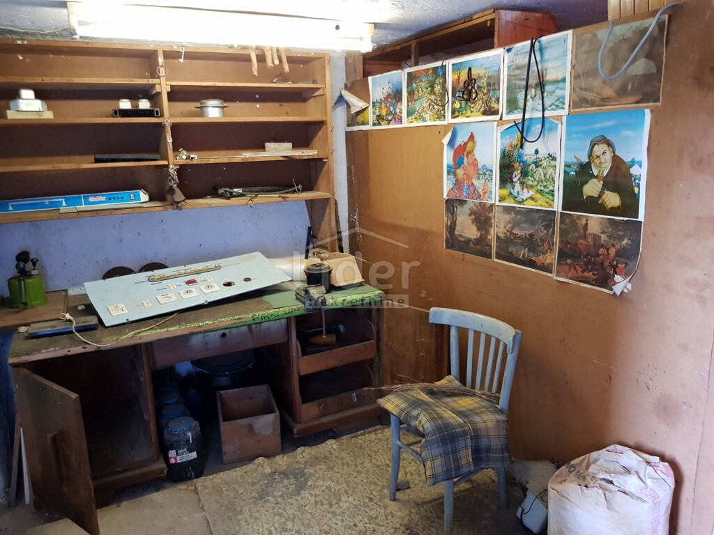 Image 3846845 - 4