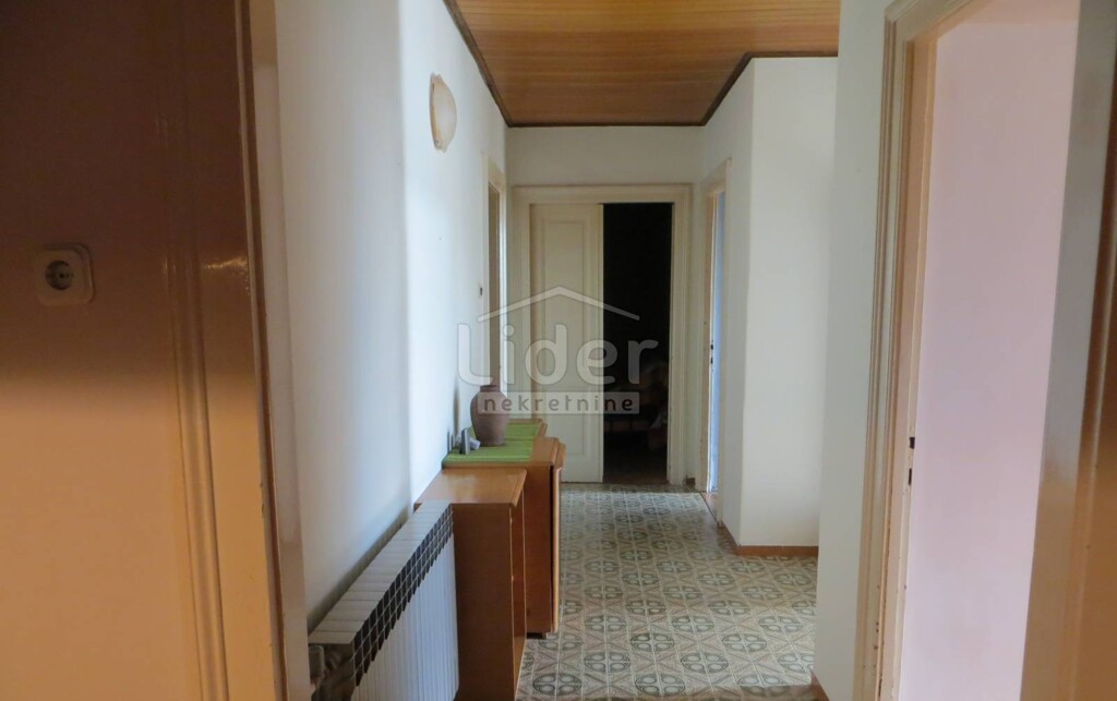 Image 3846845 - 9