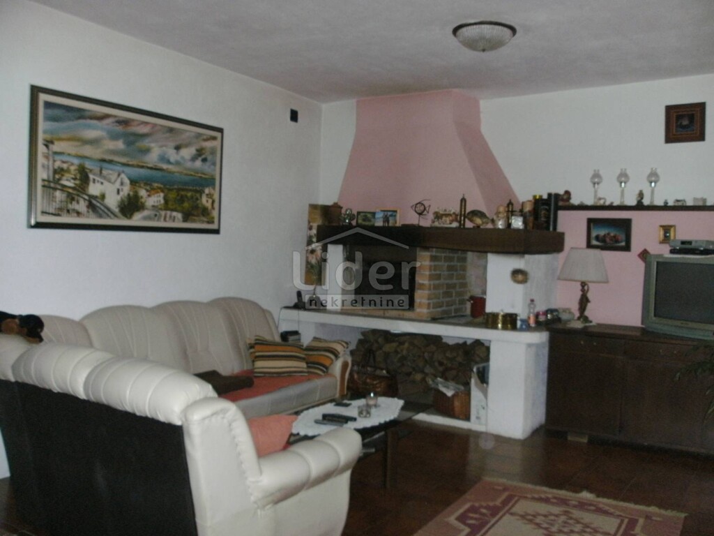 Image 3890888 - 4
