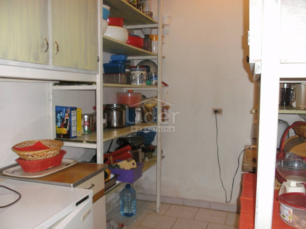 Image 3890888 - 11