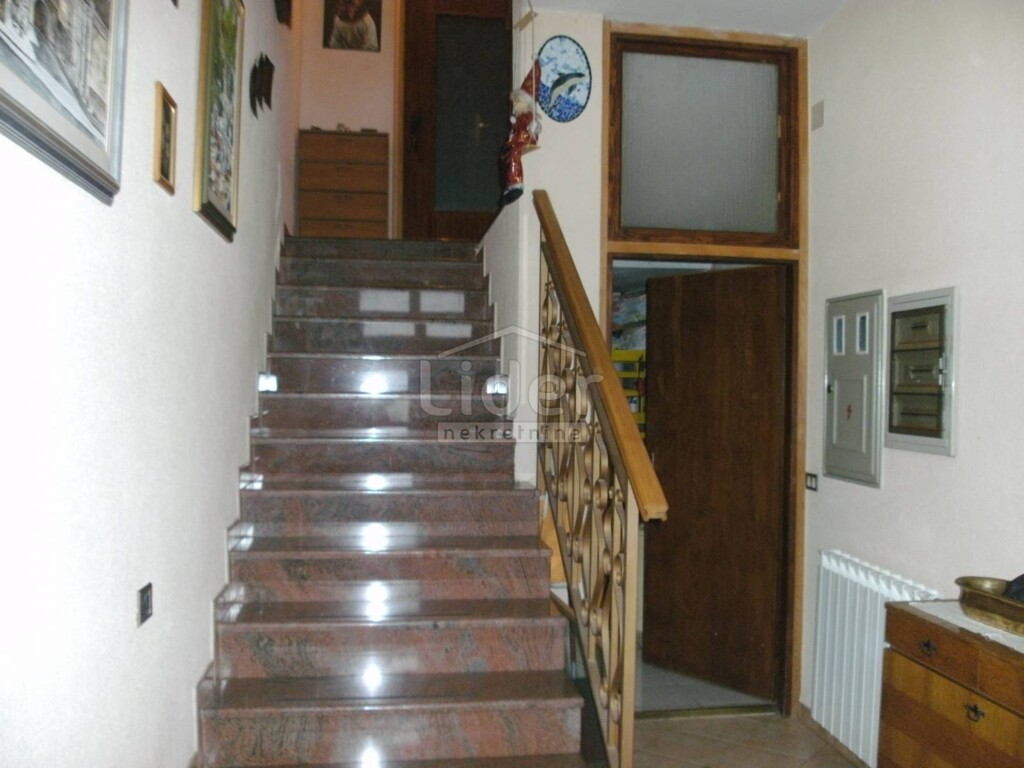 Image 3890888 - 9