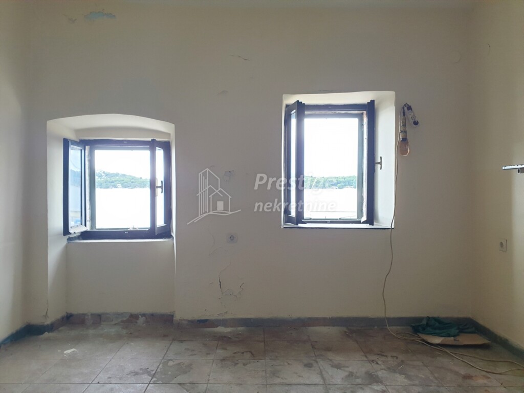 Image 3890986 - 17