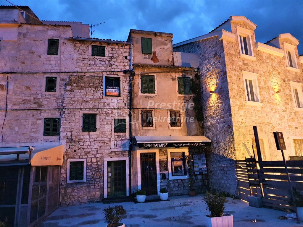 Image 3890986 - 4