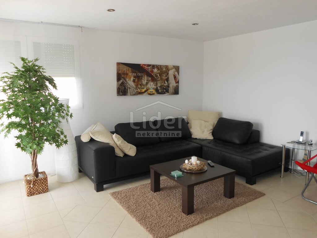 Image 3913357 - 9
