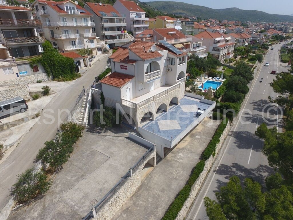 Image 3938838 - 3