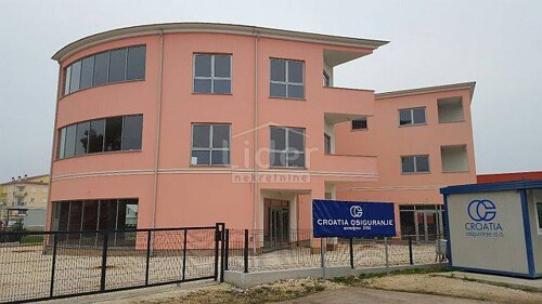 ROVINJ Poslovni prostor od 1260 m2 na 1650m2 zemljišta
