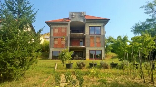 Kuća: Zagreb (Podsljeme), vila površine 650.00 m2 na parceli 3500 m2 (prodaja)