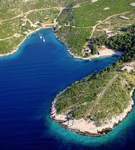 Poljoprivredno zemljište, Hvar - uvala Pribinja 156981 m2, 70 m od mora