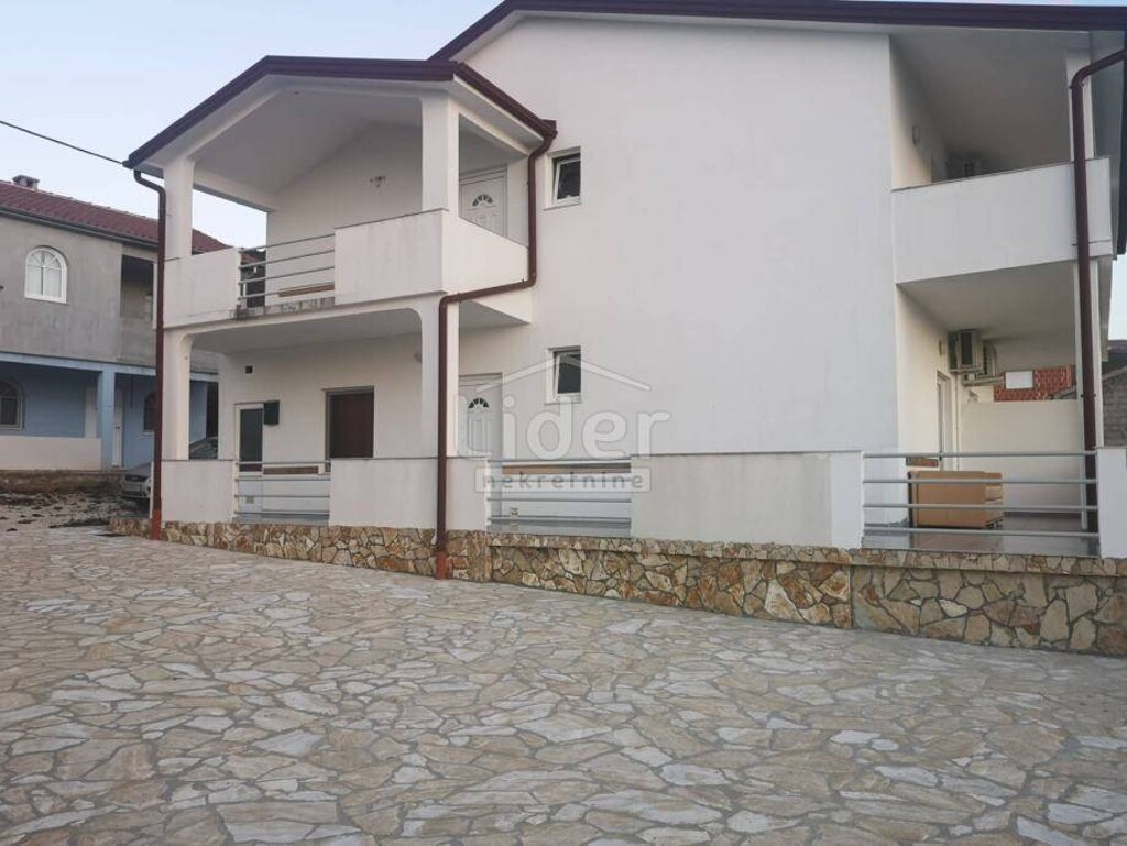 Image 4303234 - 15
