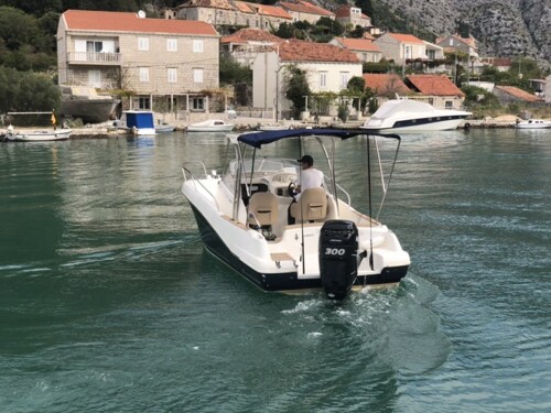 Cap Camarat 7.5 WA, god. 2007, motor Mercury 300 KS, odlično stanje!