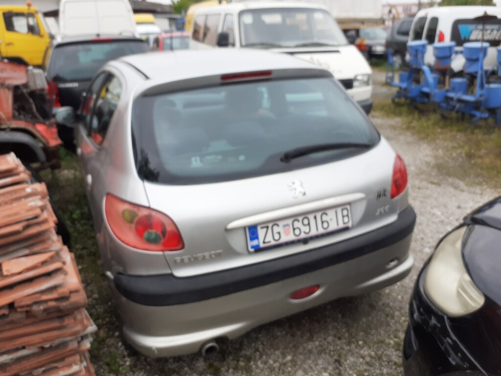 Image 4381275 - 7
