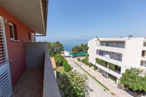 Thumbnail 4404902 - 3