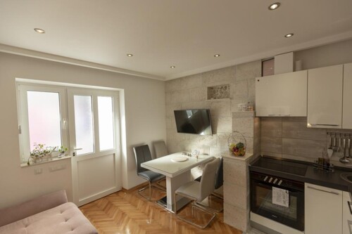 Thumbnail 4404902 - 10