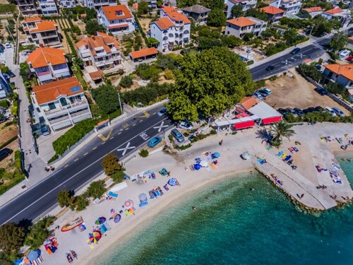 Thumbnail 4404908 - 6