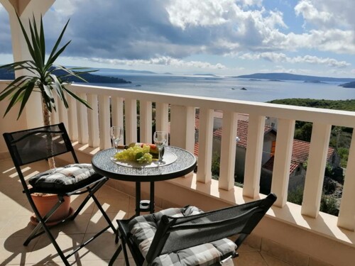 Thumbnail 4404935 - 12