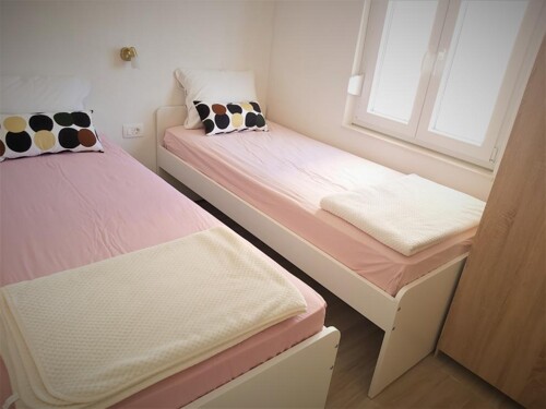 Thumbnail 4405073 - 28