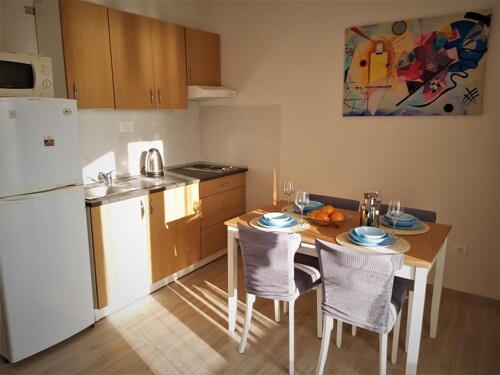 Thumbnail 4405073 - 5