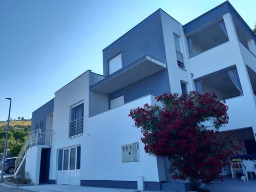 Thumbnail 4405148 - 2