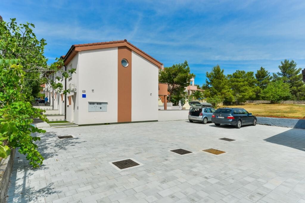Image 4405214 - 7