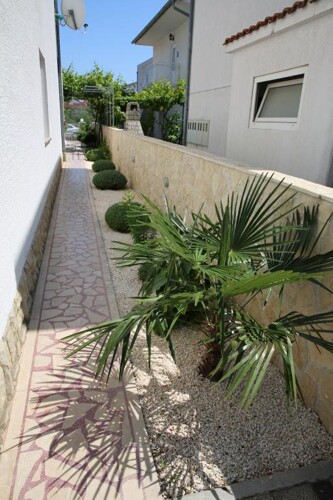 Thumbnail 4405272 - 3