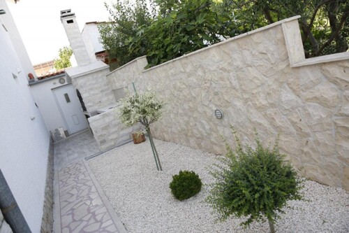 Thumbnail 4405272 - 8