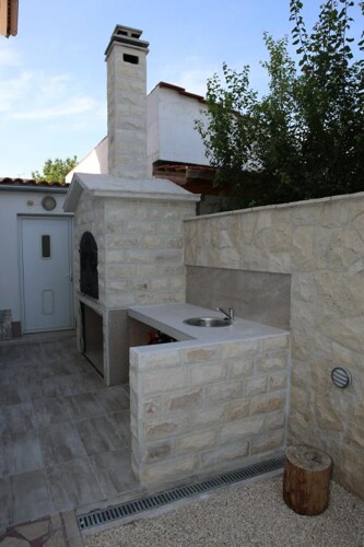 Thumbnail 4405272 - 7