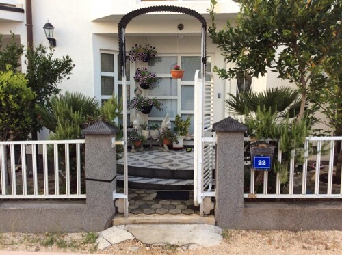 Thumbnail 4405362 - 3