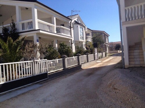 Thumbnail 4405362 - 2