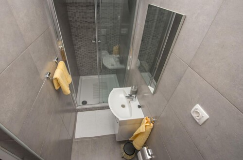 Thumbnail 4405435 - 13