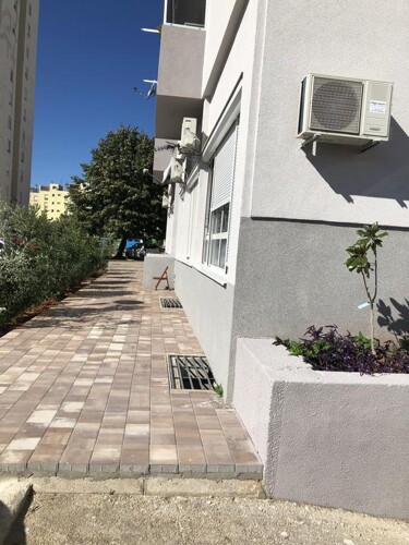 Thumbnail 4405437 - 8