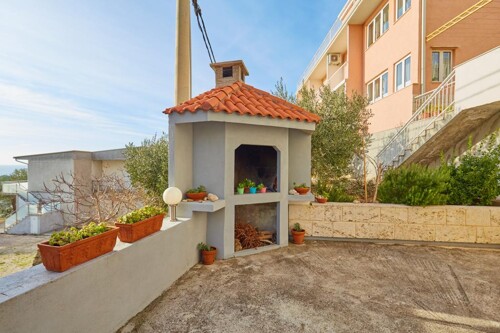 Thumbnail 4405616 - 7