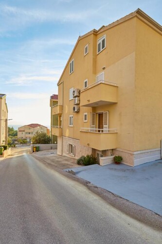 Thumbnail 4405616 - 4